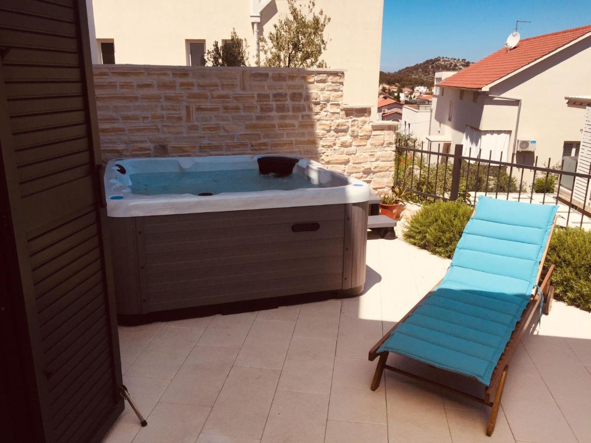 Boutique La Perla Jacuzzi Murter Exterior foto